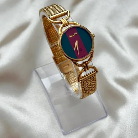 AUTHENTIC VINTAGE GUCCI GOLD WATCH - Picture 5 of 7